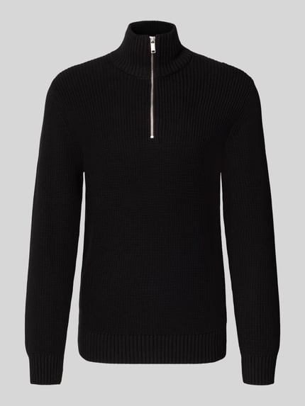 Produktfoto, Slim Fit Strickpullover aus reiner Baumwolle mit Troyer-Kragen von MCNEAL in Schwarz, gerippte Abschlüsse, langärmlig, strukturierte Oberfläche.