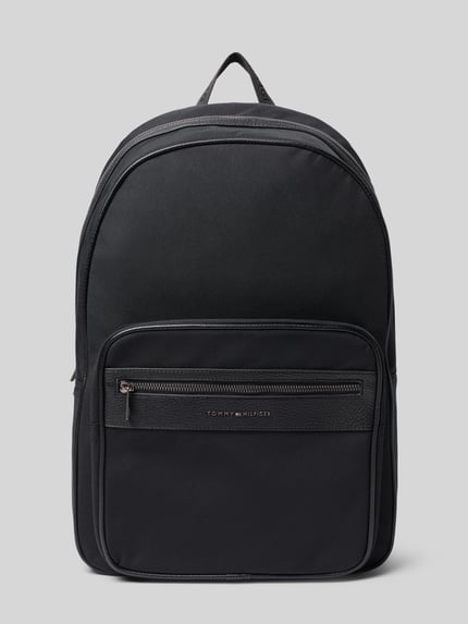 Produktfoto, Rucksack mit Label-Schriftzug Modell 'REPREVE' von Tommy Hilfiger, Optik: Unifarben, Reißverschluss, Seitentasche, Hauptfach, Reißverschlussfach, Einschubfächer, Tragehenkel, Schulterriemen, Materialverarbeitung: Webware.