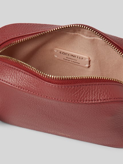Coccinelle Lederumhängetasche mit Label-Schriftzug Modell 'TEBE' Rostrot 5