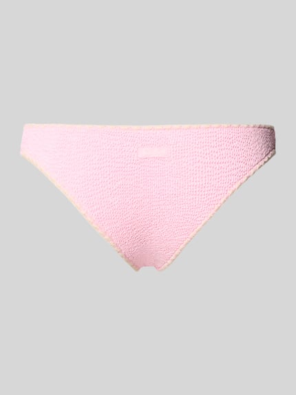 Produktfoto, Bikini-Slip mit Label-Patch Modell 'NAOMI' von MC2 Saint Barth im rosa Strukturmuster aus Material-Mix mit Stretch-Anteil.
