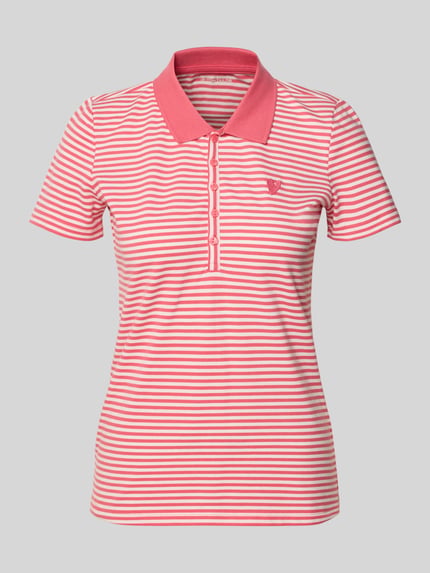 Produktfoto, Regular Fit Poloshirt aus Baumwoll-Mix von Tom Tailor mit Optik:Allover-Muster, gestreift, Motiv-Stitching, Polokragen, V-Ausschnitt, kurze Knopfleiste, Ärmelform: Kurzarm, Materialverarbeitung: Piqué, Material: Baumwoll-Mix, Farbkombination aus Rosa und Weiß, feine horizontale Streifenstruktur.