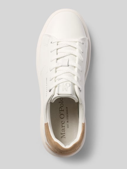 Produktfoto, Low Top Sneaker aus echtem Rindsleder von Marc O'Polo in Unifarbe Weiß, runde Schuhspitze, flache Sohle, Glattleder, Label Print.