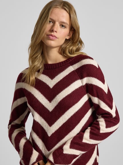 ONLY Sweter z dzianiny o kroju regular fit ze wzorem w paski model ‘ELIZA’ Bordowy 3