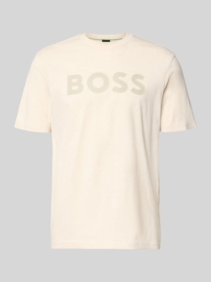 Produktfoto, jasnobeżowy t-shirt z bawełny o kroju regular fit model 'TS_STRUCTURE LOGO 1027473' od BOSS Green, gładka tekstura, logo z przodu