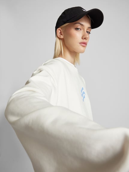 OH APRIL Bluza o kroju oversized z nadrukiem z logo Złamany biały 3