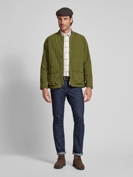 Barbour Jacke mit aufgesetzten Pattentaschen Modell 'BEAUMONT' Oliv 1