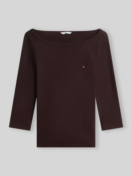 Produktfoto, dunkelbraunes Slim Fit Langarmshirt aus reiner Baumwolle von Tommy Hilfiger, glatte Struktur, Damen T-Shirt, neutraler Hintergrund