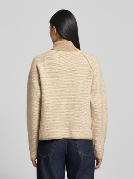 VERO MODA Sweter z półgolfem o kroju regular fit z wzorem na całej powierzchni model „FELIZE” Piaskowy 5