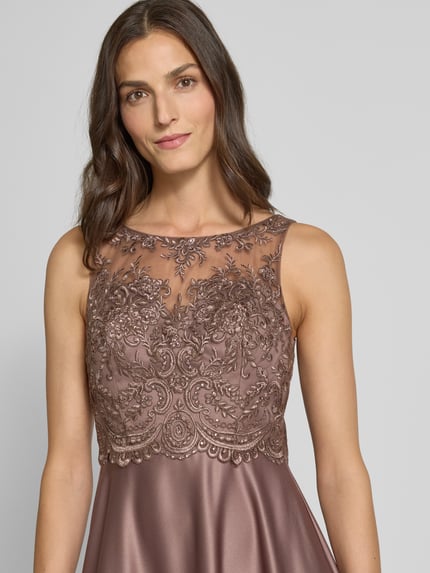 Laona Abenkleid aus Satin mit Spitze Mittelbraun 3