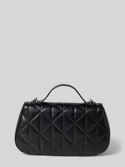Produktfoto, Umhängetasche mit Logo-Applikation von CK Calvin Klein dla kobiet, czarna quilted-Optik, uchwyt z efektem łańcuszka, główna przegroda z klapką, szerokość 26 cm, długość 15 cm, głębokość 6 cm, długość paska na ramię 112 cm