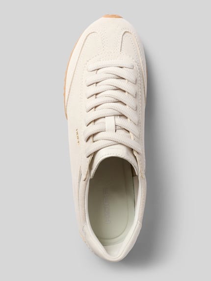 Productfoto, Sneaker uit echt leer met logo-detail model 'Bridge' van HOFF, afgeronde fit, geprofileerde zool, beige tinten, detailopname, vetersluiting, hakhoogte 1 cm, schachthoogte 7 cm, schachtwijdte 9 cm