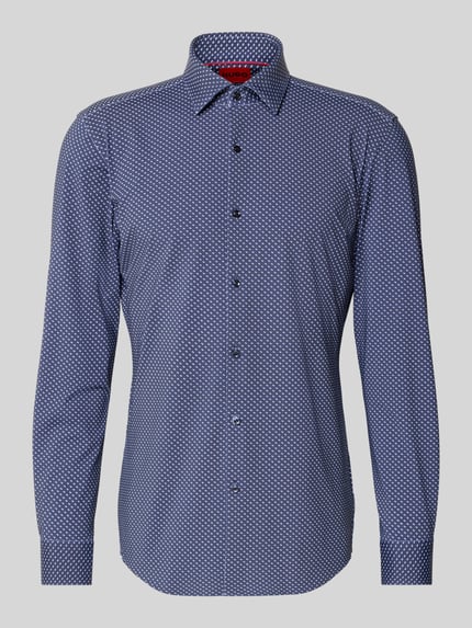 Produktfoto, Slim Fit Businesshemd mit Kentkragen Modell 'KENNO' von HUGO in Dunkelblau mit weißem Allover-Muster, einreihiger Knopfleiste, glatte Baumwoll-Textur
