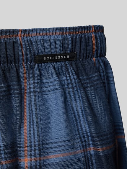 Produktfoto, granatowa i pomarańczowa kratka, gładka tekstura, Produktname: Boxershorts aus reiner Baumwolle im Zestaw 2 szt. von SCHIESSER, bawełna, krój regular fit, elastyczny pas, detal z logo