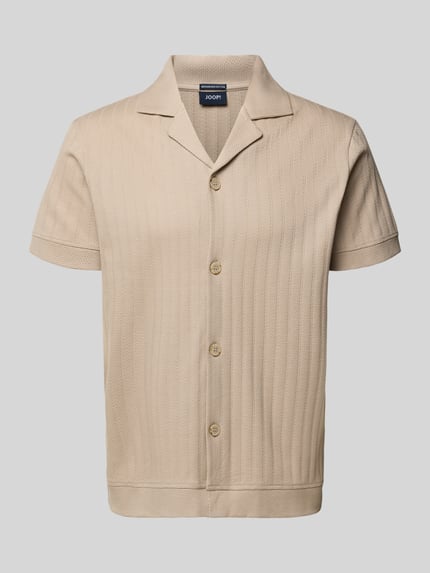 Produktfoto, Regular Fit Poloshirt mit durchgehender Knopfleiste von JOOP! Collection in Beige, reine Baumwolle, strukturierte Oberfläche, Modell 'Juanmanuel'.