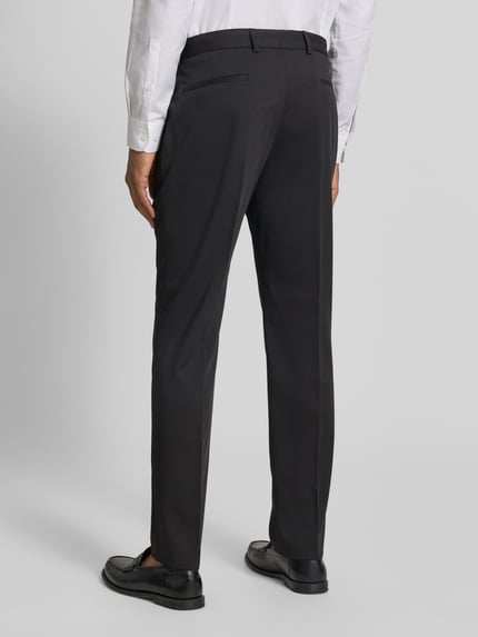 Männermodel trägt schwarze Regular Fit Anzughose mit Viskose-Anteil von s.Oliver BLACK LABEL, Herren, glatte Textur, Ganzkörperansicht Rückansicht