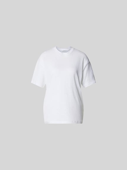 Produktfoto, Regular Fit T-Shirt aus reinen Leinen von Anine Bing, damski t-shirt, len, krój regular fit, okrągły dekolt, wyhaftowane logo, krótki rękaw, długość tyłu w rozmiarze S 63 cm, kolor biały, lekko fakturowana powierzchnia