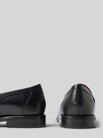 Produktfoto, Loafer aus echtem Rindsleder Modell 'LINN' von Vagabond, Damen Loafer, glattes schwarzes Leder, abgerundete Form, matter Glanz