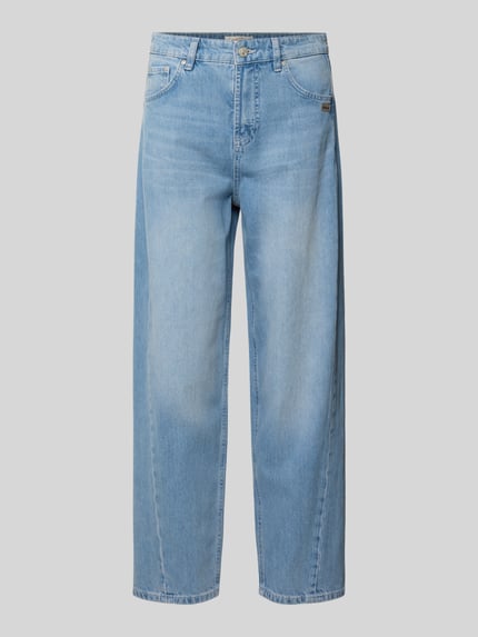 Produktfoto, Barrel Fit Jeans mit Label-Detail Modell 'Blake' von Gang, hellblauer Baumwoll-Elasthan-Mix, Eingrifftaschen, gerade Form