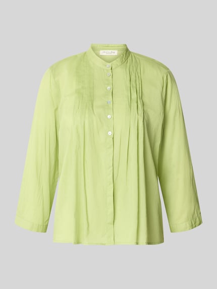 Produktfoto, Regular Fit Bluse mit Drapierungen und 3/4-Arm von Christian Berg Woman in Hellgrün mit Stehkragen, Knopfleiste, strukturierter Oberfläche. Rückenlänge 58 cm, Ärmellänge 46 cm bei Größe 36.