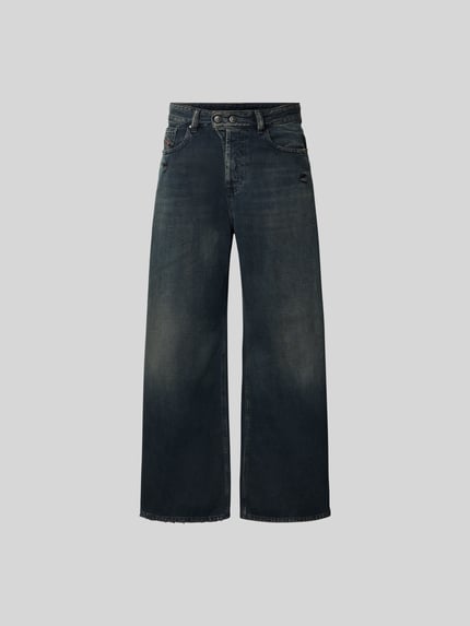 Wide Fit Jeans mit Logo-Patch Shop The Look MANNEQUINE