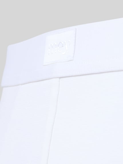 Produktfoto, Slip mit elastischem Bund und Label-Patch von Mey aus Modal-Mix mit Stretch-Anteil und körpernahem Schnitt, weiß, glatte Textur