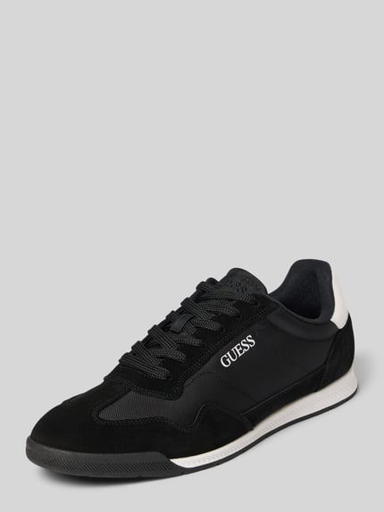 Produktfoto, zwarte en witte Sneaker aus Leder-Textil-Mix Modell 'DREAN' van guess met afgeronde punt, vetersluiting en labeldetail, hakhoogte 2 cm, schachthoogte 8 cm, schachtbreedte 8 cm