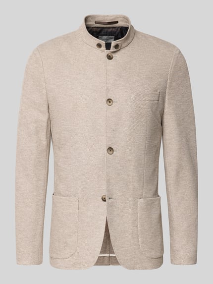 Produktfoto, Slim Fit Sakko mit Stehkragen von Roy Robson aus beigem Baumwoll-Mix mit Knopfleiste, AufgesetzteTaschen, feine Struktur, Rückenlänge 76 cm, Schulterbreite 44 cm, Ärmellänge 68 cm bei Größe 50.