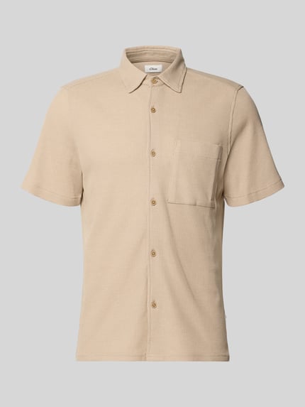 Produktfoto, Regular Fit Freizeithemd aus Baumwoll-Mix von s.Oliver RED LABEL in Beige, Optik: Unifarben, Waffelstruktur, Kurzarm, Kentkragen, Brusttasche, Materialverarbeitung: Piqué.