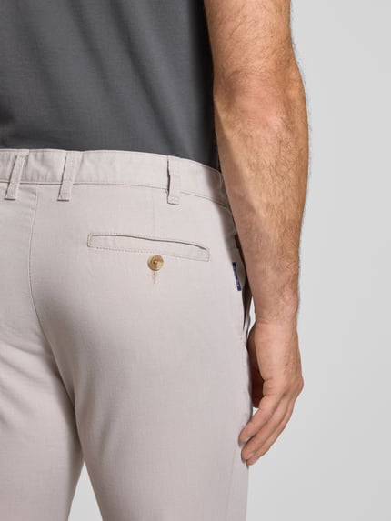 Christian Berg Men Regular Fit Hose mit Gesäßtaschen Sand 3