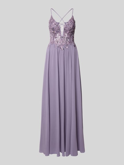 Produktfoto, Abendkleid mit Spitze und Strasssteinbesatz von Mascara in Flieder, Chiffon, A-Linie, Maxikleid, V-Ausschnitt, Rückseitige Spaghettiträger, Schnürung, Haken- und Reißverschluss, Rückenlänge Größe 36: 132 cm, Brustweite 40 cm.