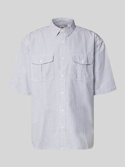 Produktfoto, Loose Fit Freizeithemd aus reiner Baumwolle Modell 'PACIFICA' von Levi's®, Optik:Allover-Muster, gestreift, kurzarm, Spitzkragen, einreihige Knopfleiste, Brusttaschen, Label-Applikation, abgerundeter Rumpfabschluss, Material: reine Baumwolle
