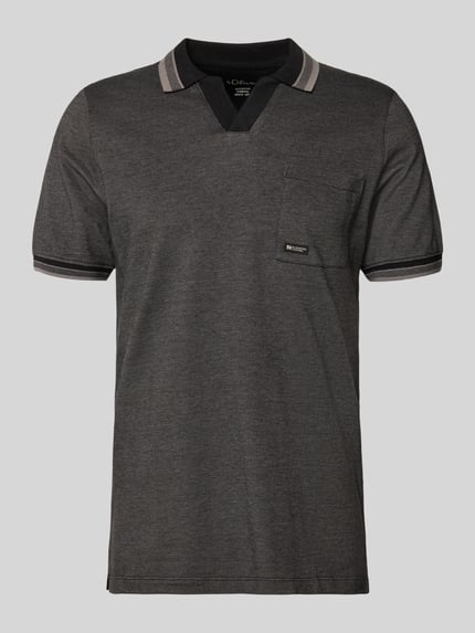 Produktfoto, Regular Fit Poloshirt aus reiner Baumwolle Modell 'OPEN COLLAR POLO' von s.Oliver RED LABEL in dunkler Melange-Optik mit V-Ausschnitt, Polokragen, kurzer Ärmel, gerippten Abschlüssen und Brusttasche, Material Piqué