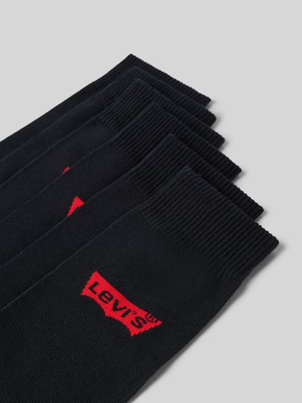 Produktfoto, czarne skarpety z czerwonym logo, wyrazista faktura prążkowanego ściągacza, Socken aus Baumwoll-Mix im 6er-Pack od Levi's®, Herren Socken