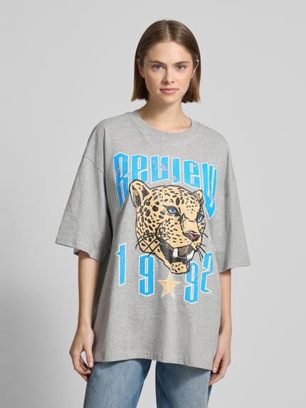 REVIEW Oversized T-Shirt mit Viskose-Anteil und Label-Print Hellgrau Melange 4