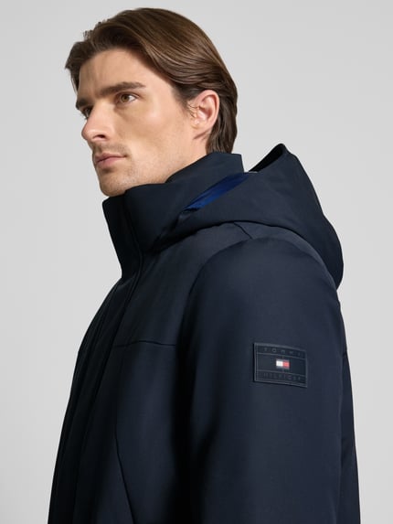Tommy Hilfiger Płaszcz funkcyjny o kroju regular fit z kapturem Granatowy 3