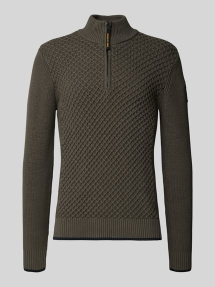 Produktfoto, Strickpullover mit gerippten Abschlüssen von PME Legend in Olivgrün, Baumwoll-Mix, Regular Fit, Label-Details, Stehkragen