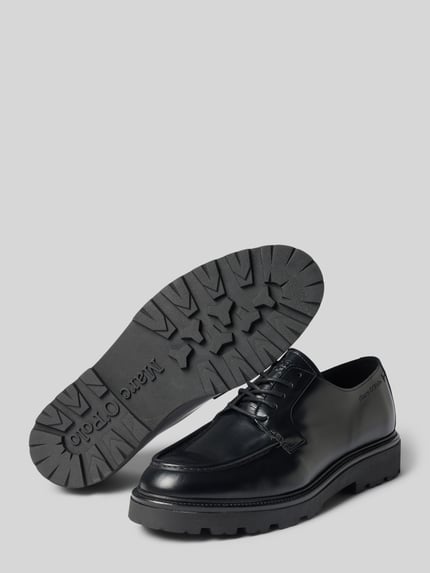 Productfoto, zwarte Heren veterschoenen van rundleer met glanzende gladde structuur en profielzool, Schnürschuhe aus echt rundleer van Marc O'Polo