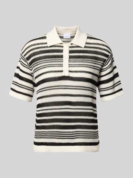 Produktfoto, Regular Fit T-Shirt in Strick-Optik von Comma, schwarz-weiße Streifen, Polokragen, reine Baumwolle, kurzärmelig, 56 cm Rückenlänge Größe 36, 22 cm Ärmellänge Größe 36.