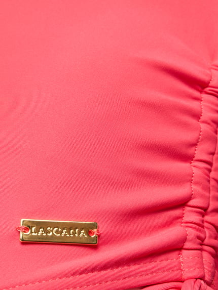 Produktfoto, Badeanzug mit seitlichen Schnürungen Modell 'Simple' von LASCANA, pinkfarbener Stretch-Material-Mix mit Label-Detail, fein strukturierte Oberfläche
