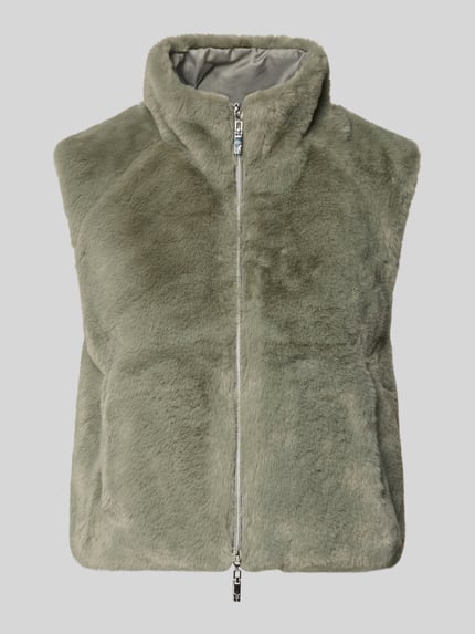 Produktfoto, Weste aus Kunstfell mit Eingrifftaschen von monari, kolor jasnoszary, sztuczne futro, krój regular fit, stójka, zamek błyskawiczny dwustronny, wpuszczane kieszenie, długość tyłu 48 cm, szerokość ramion 38 cm, szerokość klatki piersiowej 48 cm.