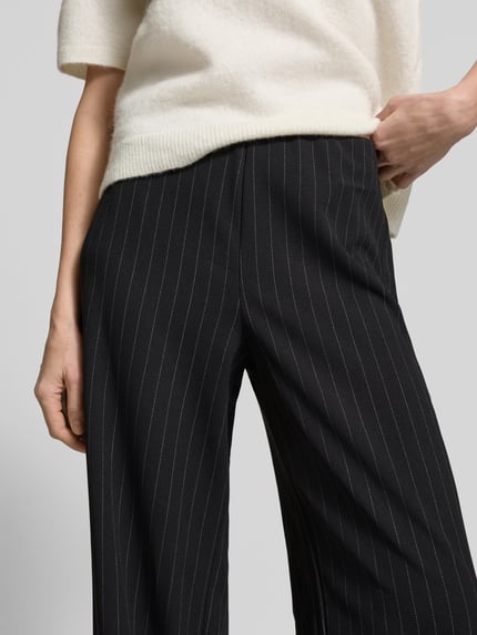 VERO MODA Relaxed Fit Wide Leg Stoffhose mit weitem Bein Modell 'BERLIN' Black 3
