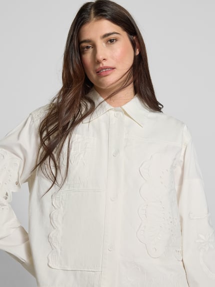 STELLA NOVA Bluzka o kroju relaxed fit z haftem angielskim model ‘Elements’ Biały 3