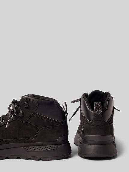 Productfoto, Sneaker aus echtem leer model 'Trekker' van Timberland in zwarte leermix met logodetail, afgeronde pasvorm, trekkinglook, hakhoogte maat 44: 4 cm, schachthoogte 8 cm, schachtbreedte 10 cm
