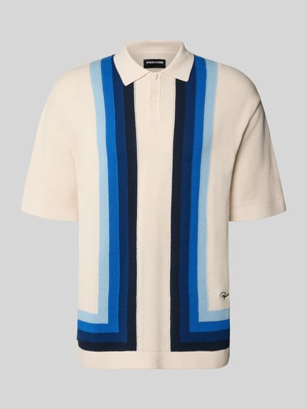 Produktfoto, Relaxed Fit Poloshirt in Strick-Optik Modell 'Tellero' von Pegador in Creme mit blauen Streifen, Reine Baumwolle, Kurzärmelig, Polokragen, Rückenlänge bei Größe M 73 cm.