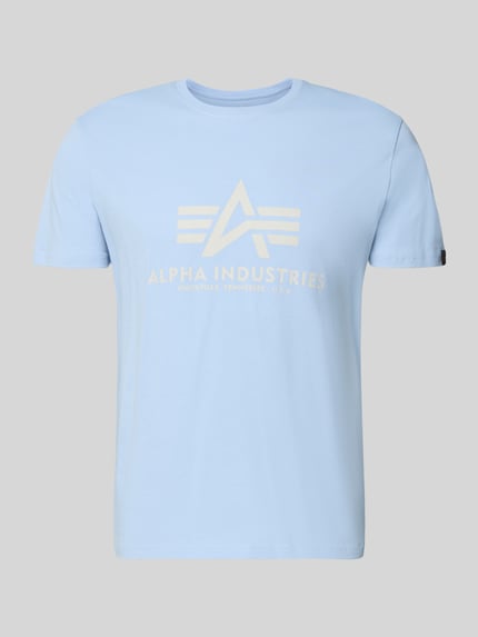 Produktfoto, hellblaues Herren T-Shirt mit Alpha Industries Label-Detail, Gerade Passform, Reine Baumwolle, Modell 'BASIC', Rundhalsausschnitt