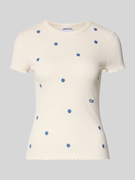 Produktfoto, T-Shirt in Ripp-Optik mit Stitchings von Jake*s Casual aus Bio-Baumwoll-Elasthan-Mix im Slim-Fit, creme mit blauen Stickereien