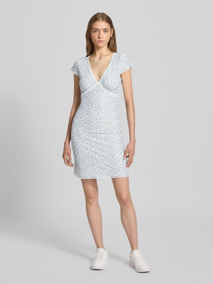 REVIEW Minikleid mit V-Auschnitt Weiss 1