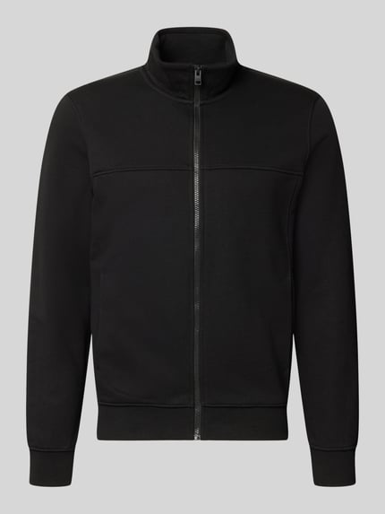 Produktfoto, schwarze Regular Fit Sweatjacke aus Baumwoll-Mix von s.Oliver RED LABEL vor grauem Hintergrund, glatte Struktur