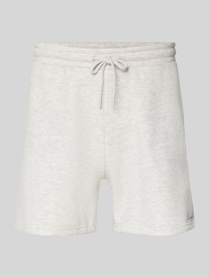 Produktfoto, Shorts mit Gesäßtasche und Logo-Stitching von REVIEW in Hellgrau, gerader Schnitt, elastischer Bund mit Kordelzug, Baumwoll-Mix