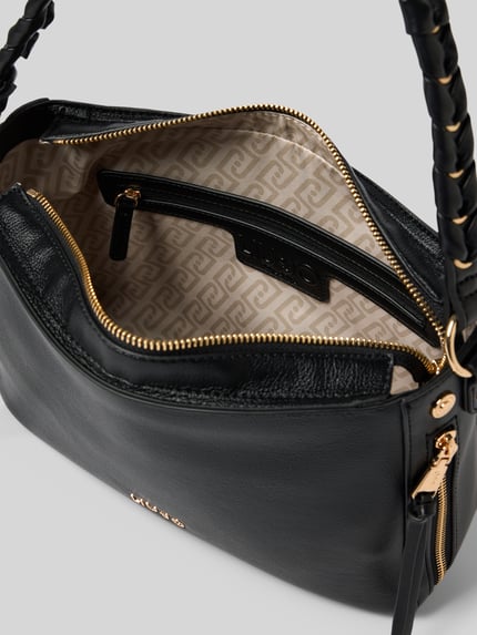 Productfoto, Handtasche in Leder-Optik Modell 'Gihen' van Liu Jo White met logo-detail, hoofdvak met rits, afneembare schouderriem, zwart met goudkleurige accenten, formaat 28x20x10 cm, schouderriem 113 cm, beige voering met patroon